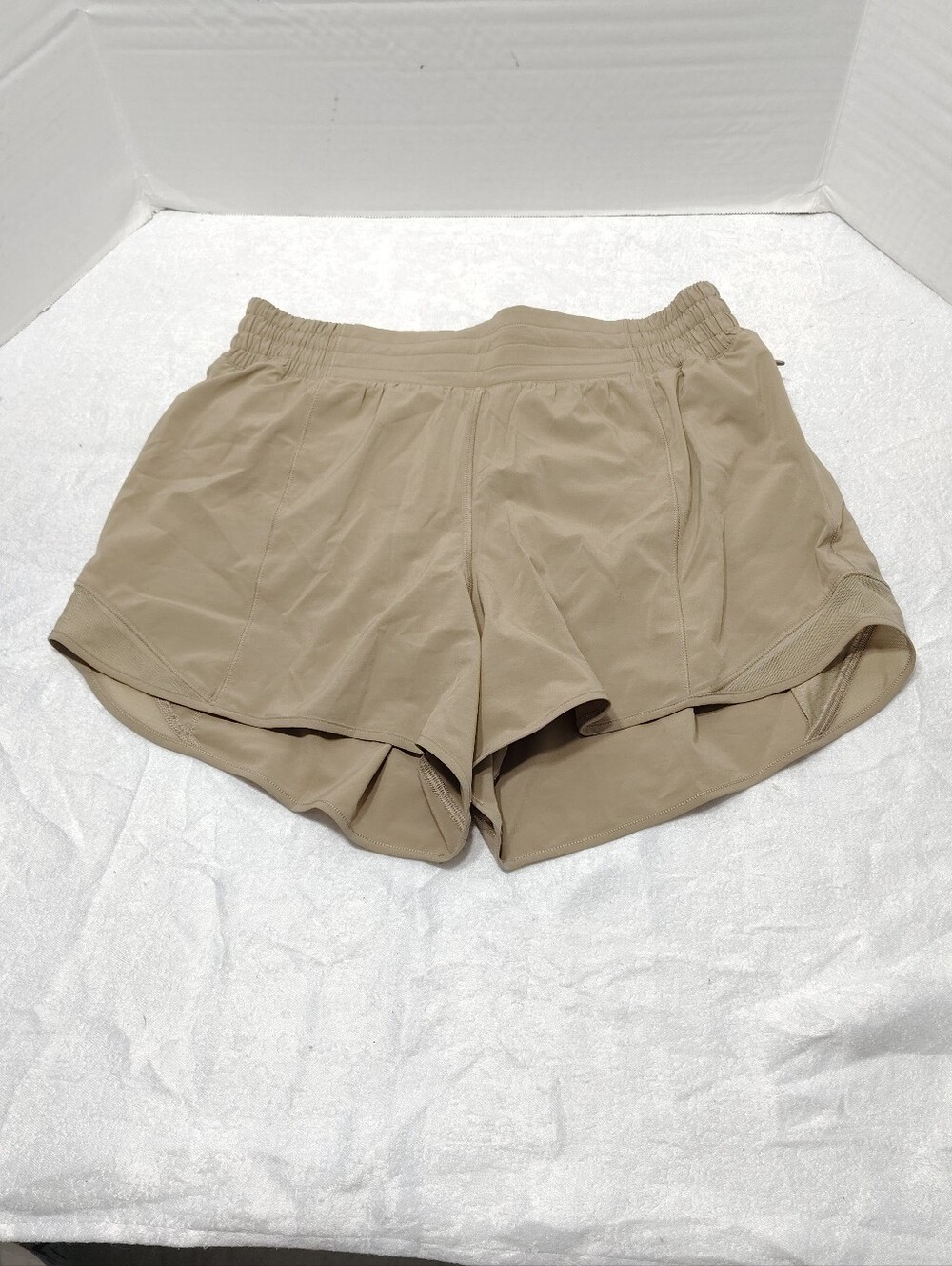 Lululemon Hooty Hot High Rise, Women # 8 Perfect Condition Tan Color - Picture 2 of 9